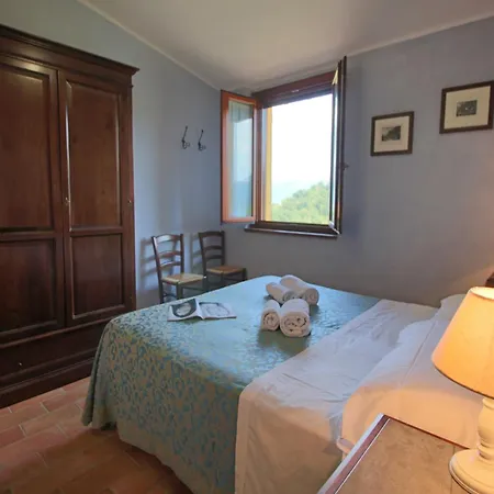 With Swimming Pool And Garden With Mediterranean Plants Сasa de vacaciones *