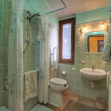 With Swimming Pool And Garden With Mediterranean Plants Сasa de vacaciones