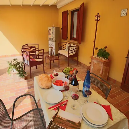 Nyaraló With Swimming Pool And Garden With Mediterranean Plants *
