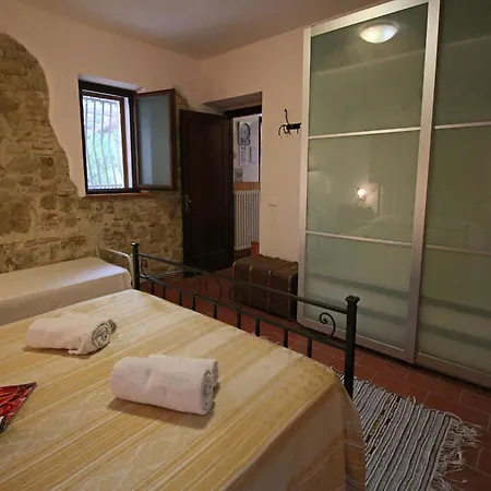 Сasa de vacaciones With Swimming Pool And Garden With Mediterranean Plants Bettona